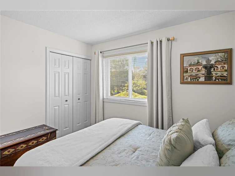 4705 Sunnymead Way, Saanich, BC, V8Y 2Z9 - 36