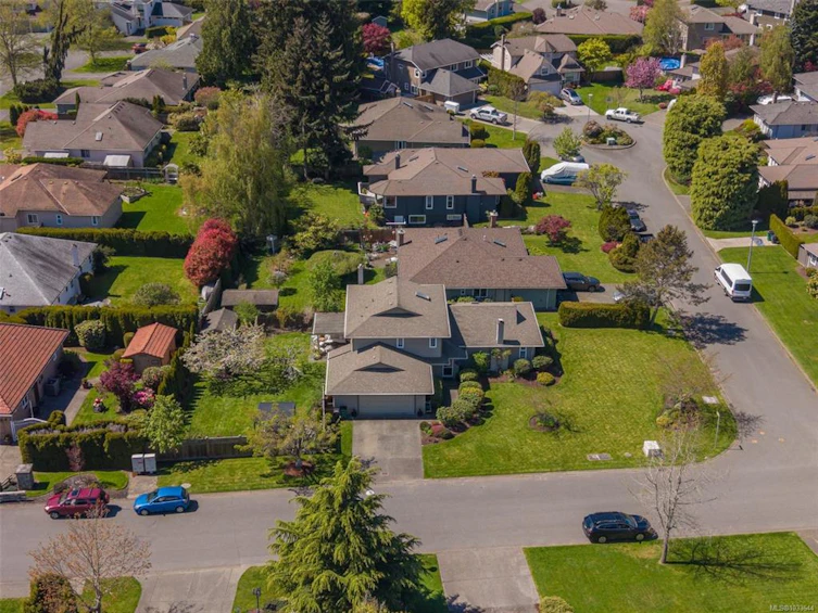 4705 Sunnymead Way, Saanich, BC, V8Y 2Z9 - 66