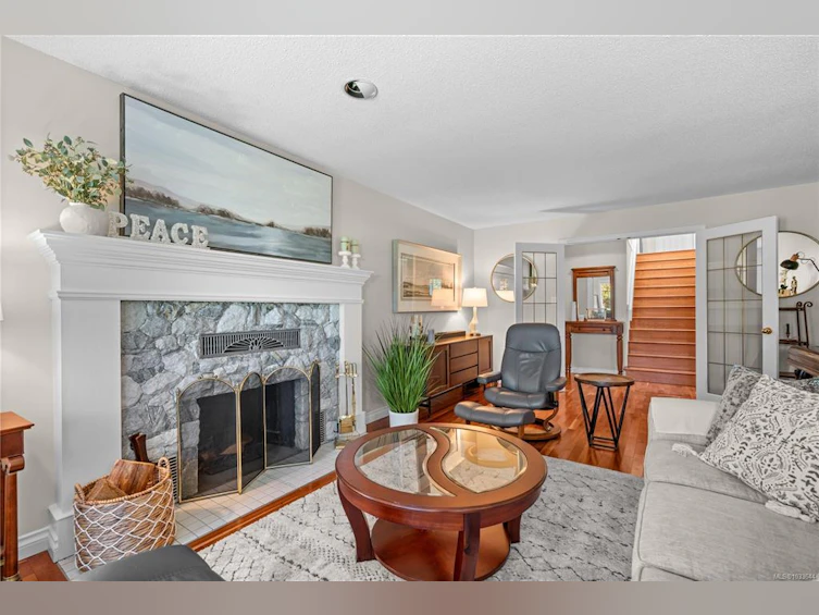 4705 Sunnymead Way, Saanich, BC, V8Y 2Z9 - 11