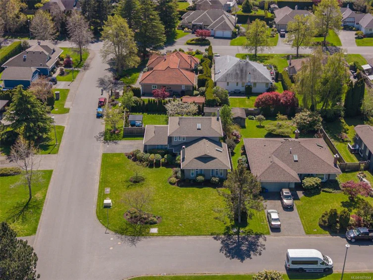 4705 Sunnymead Way, Saanich, BC, V8Y 2Z9 - 68