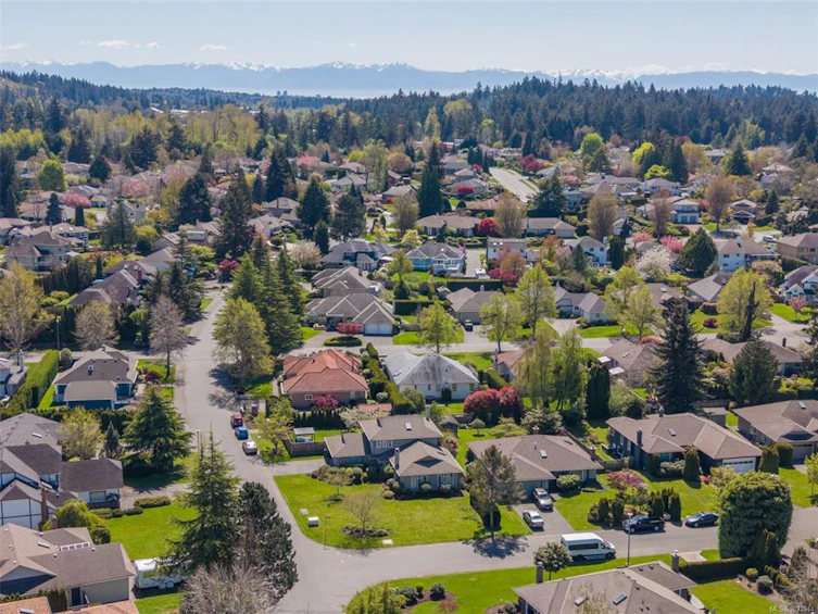 4705 Sunnymead Way, Saanich, BC, V8Y 2Z9 - 80