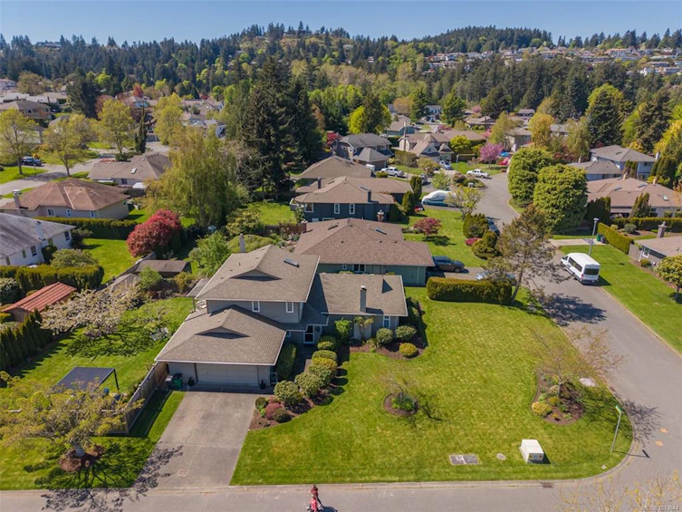 4705 Sunnymead Way, Saanich, BC, V8Y 2Z9 - 76