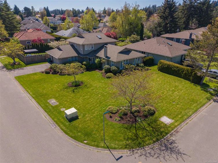 4705 Sunnymead Way, Saanich, BC, V8Y 2Z9 - 65