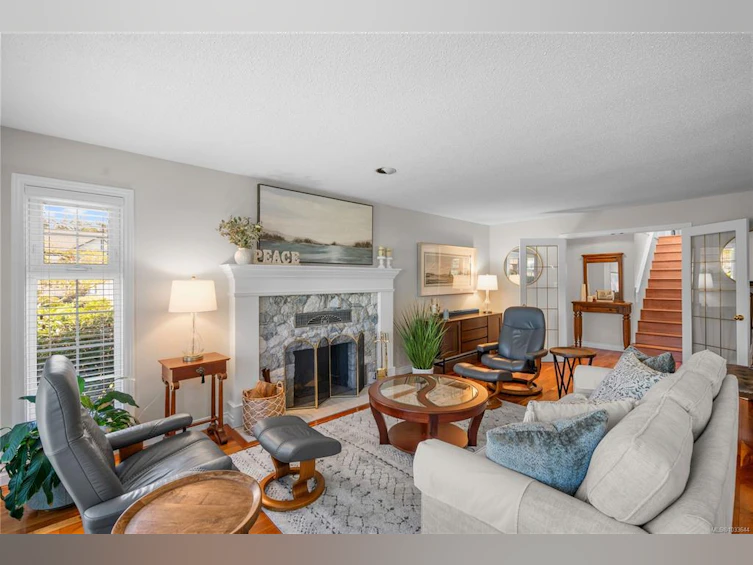 4705 Sunnymead Way, Saanich, BC, V8Y 2Z9 - 10