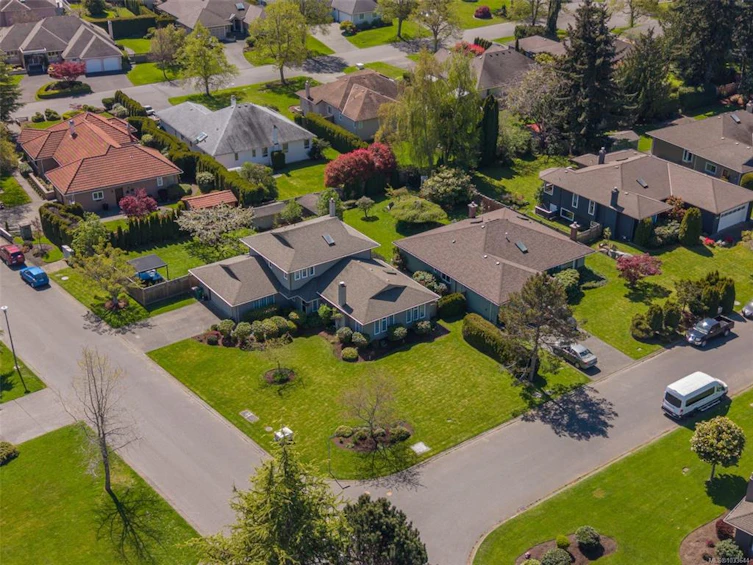 4705 Sunnymead Way, Saanich, BC, V8Y 2Z9 - 67