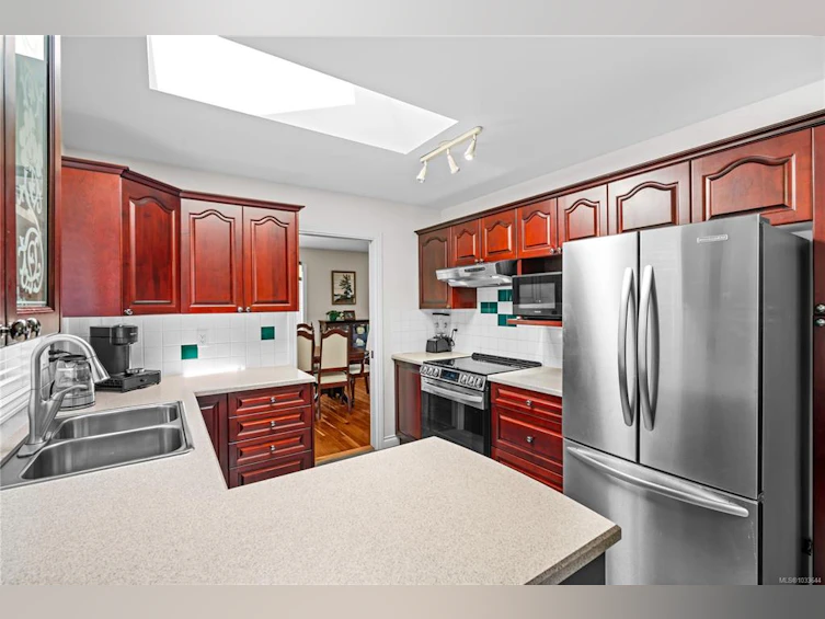 4705 Sunnymead Way, Saanich, BC, V8Y 2Z9 - 19