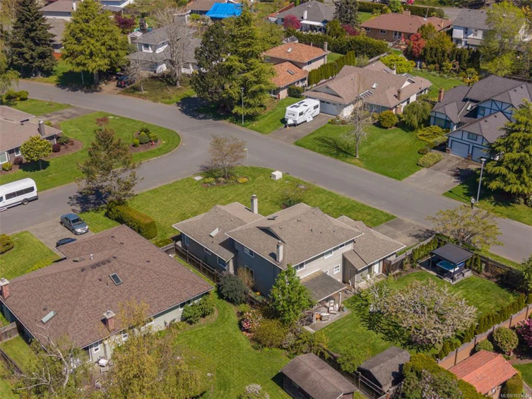 4705 Sunnymead Way, Saanich, BC, V8Y 2Z9 - 73
