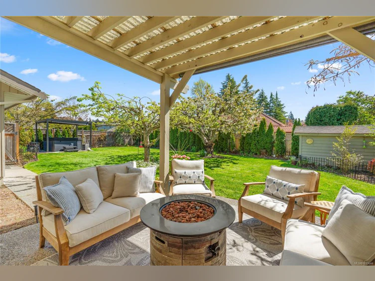 4705 Sunnymead Way, Saanich, BC, V8Y 2Z9 - 51