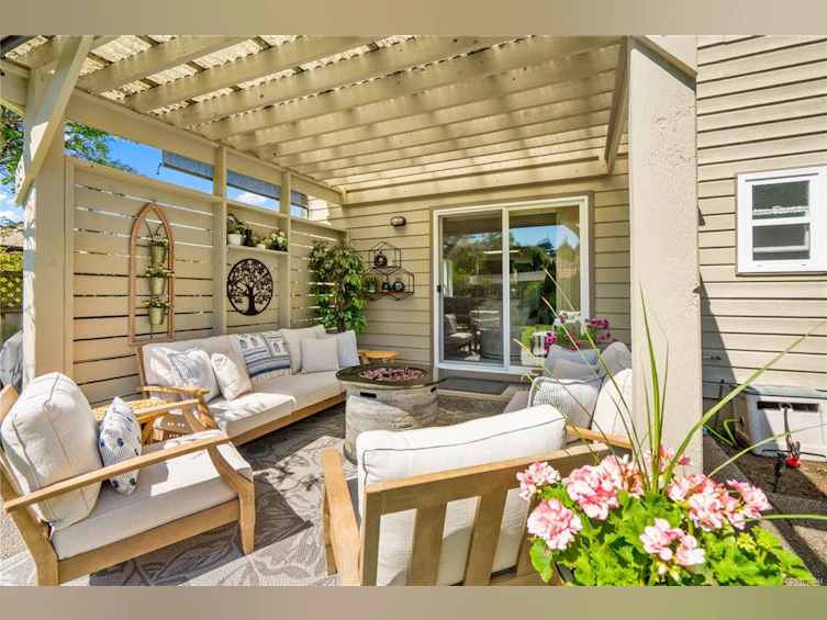 4705 Sunnymead Way, Saanich, BC, V8Y 2Z9 - 49