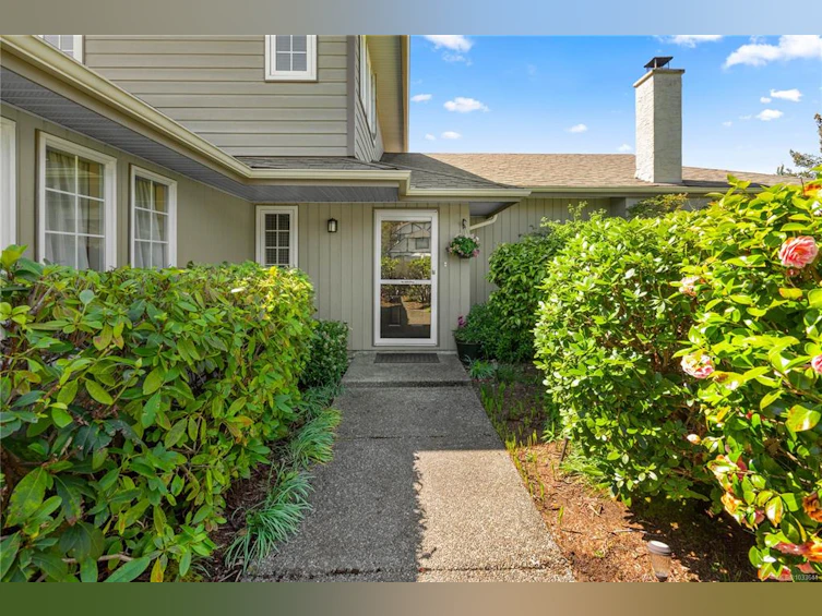 4705 Sunnymead Way, Saanich, BC, V8Y 2Z9 - 47