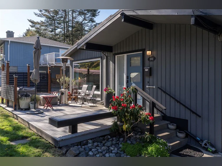 1002 Karen Crescent, Saanich, BC, V8X 3C6 - 2