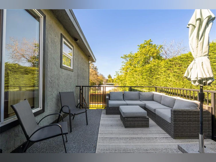 1002 Karen Crescent, Saanich, BC, V8X 3C6 - 29