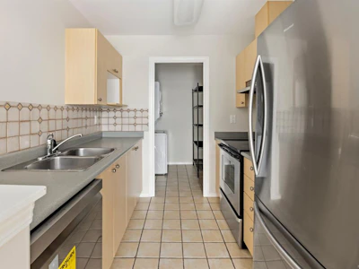 202A-2951 Oak Street - 5