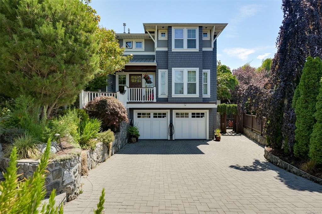 12 Briar Place, Victoria, BC, V8S 3J5