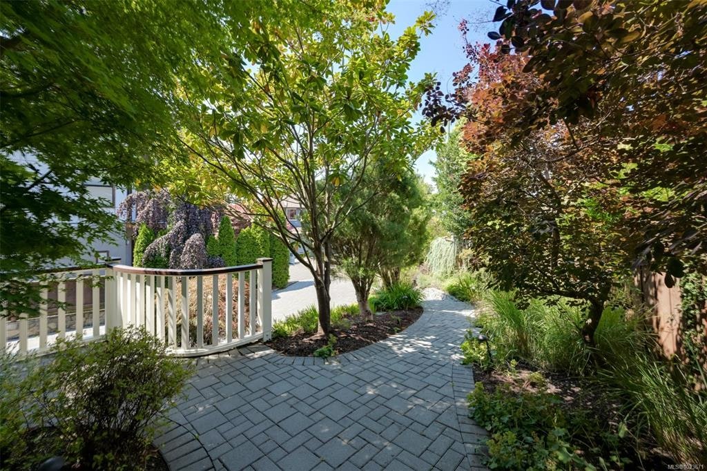 12 Briar Place, Victoria, BC, V8S 3J5 - 70