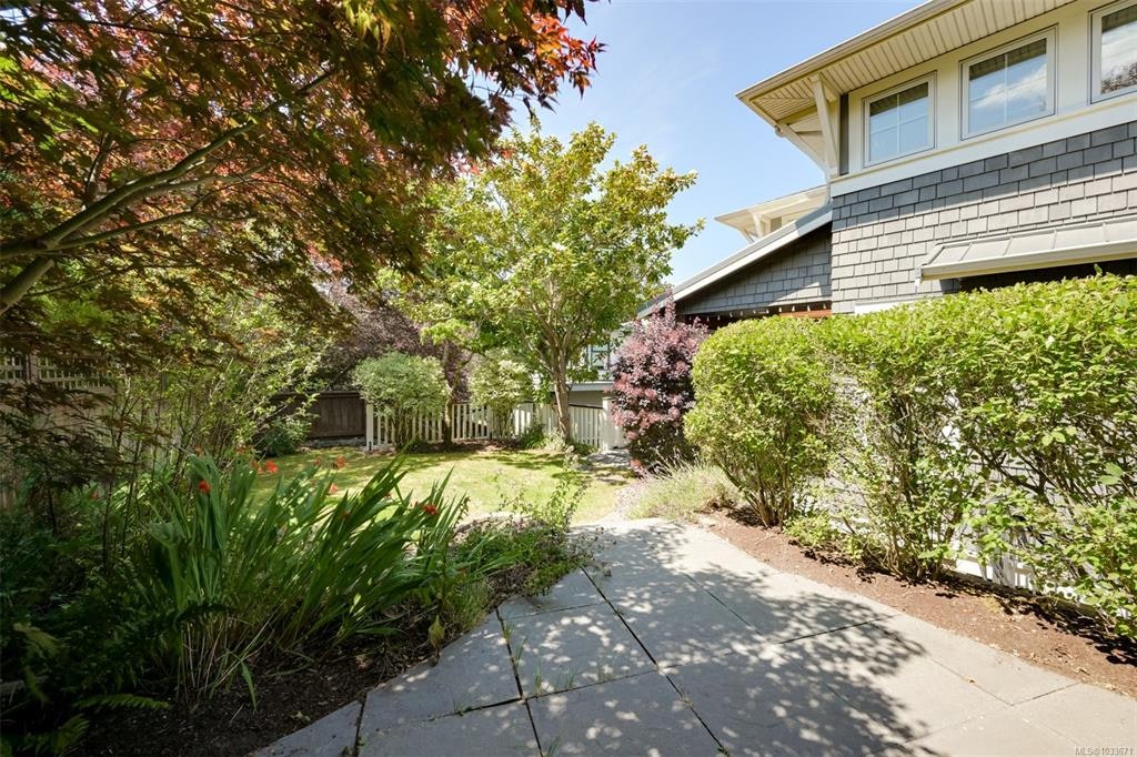 12 Briar Place, Victoria, BC, V8S 3J5 - 68