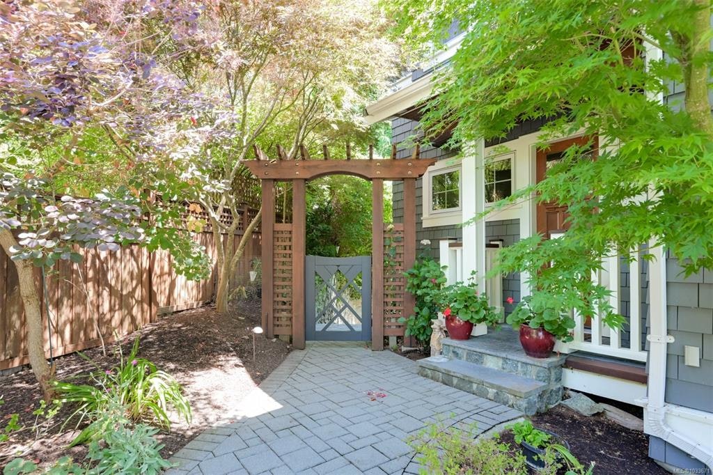 12 Briar Place, Victoria, BC, V8S 3J5 - 69