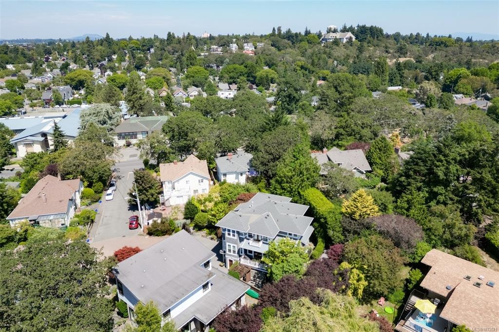 12 Briar Place, Victoria, BC, V8S 3J5 - 76