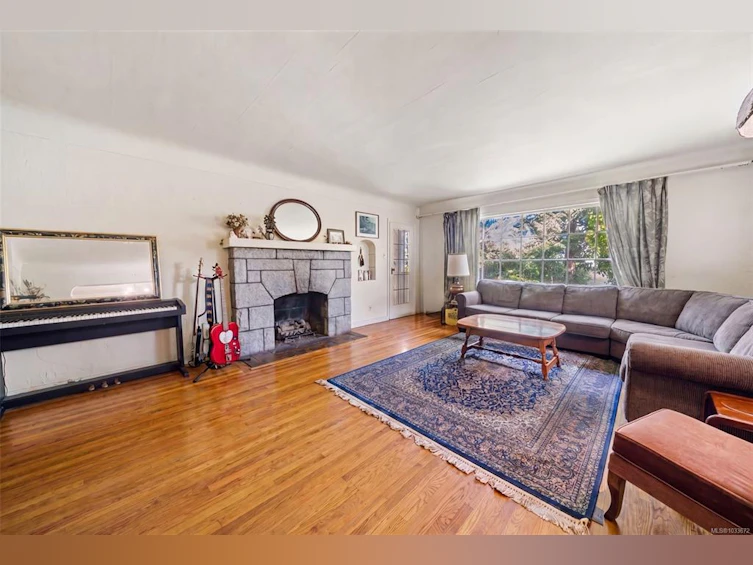 2895 Murray Drive, Saanich, BC, V9A 2S6 - 8
