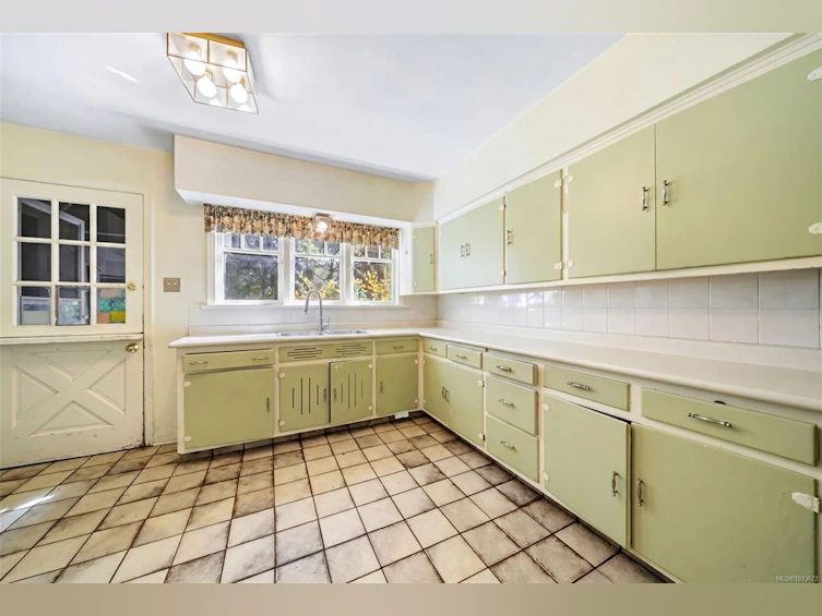 2895 Murray Drive, Saanich, BC, V9A 2S6 - 14