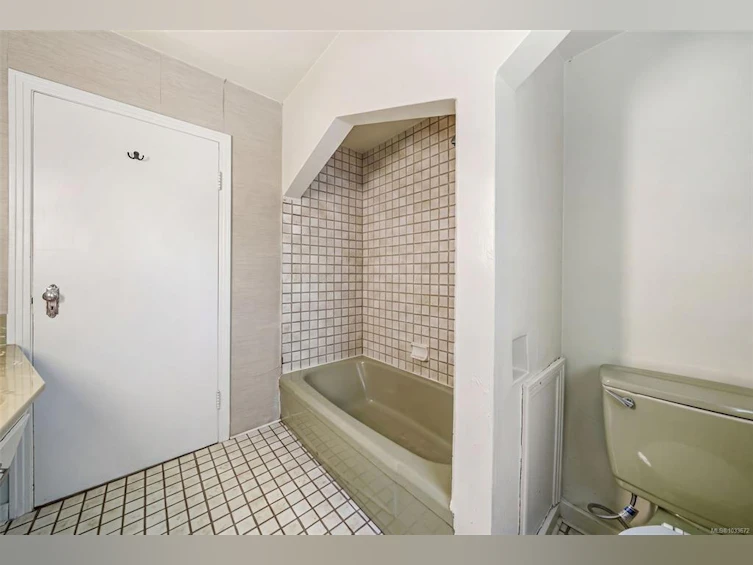 2895 Murray Drive, Saanich, BC, V9A 2S6 - 20