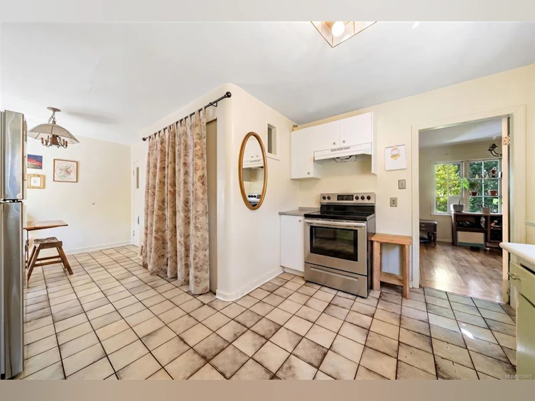 2895 Murray Drive, Saanich, BC, V9A 2S6 - 17
