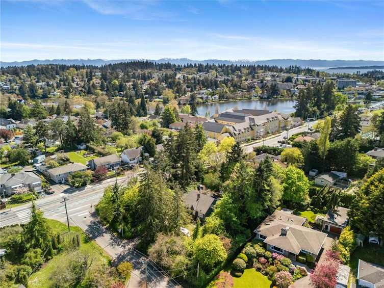 2895 Murray Drive, Saanich, BC, V9A 2S6 - 28