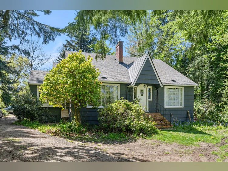 2895 Murray Drive, Saanich, BC, V9A 2S6 - 2