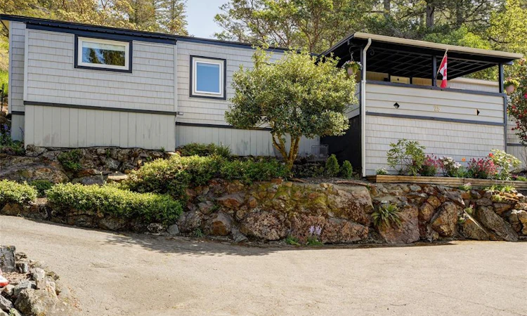 25-2587 Selwyn Road