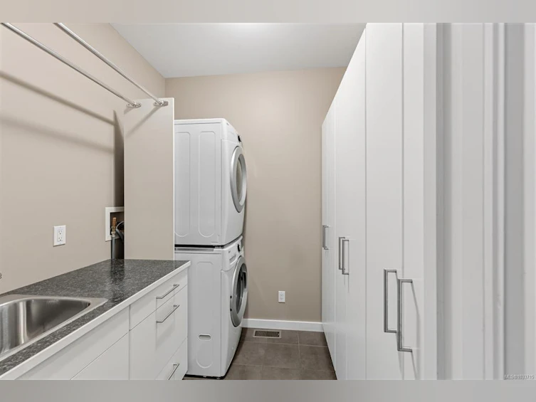 3363 Majestic Drive, Courtenay, BC, V9N 9X6 - 33