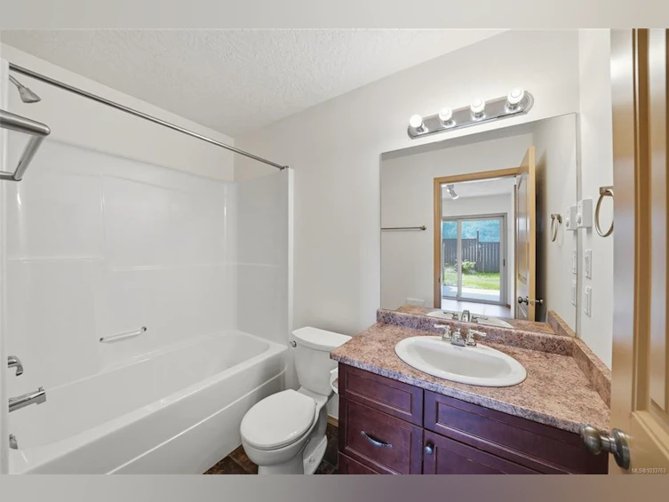 1758 Martini Way, Qualicum Beach, BC, V9K 2S3 - 27