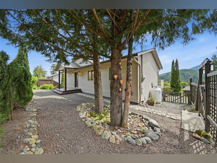 1758 Martini Way, Qualicum Beach, BC, V9K 2S3 - 2