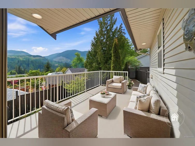 1758 Martini Way, Qualicum Beach, BC, V9K 2S3 - 6