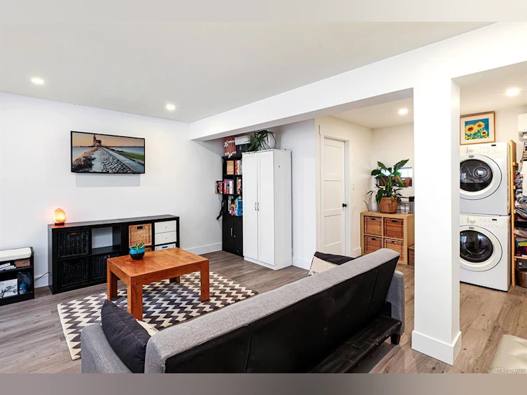 2815 Penrith Avenue, Cumberland, BC, V0R 1S0 - 12