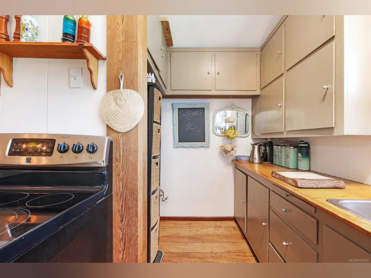 2815 Penrith Avenue, Cumberland, BC, V0R 1S0 - 7