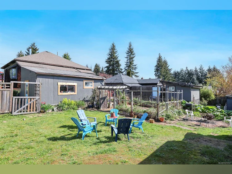 2815 Penrith Avenue, Cumberland, BC, V0R 1S0 - 27