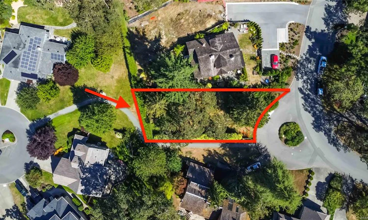 933 Woodhall Drive