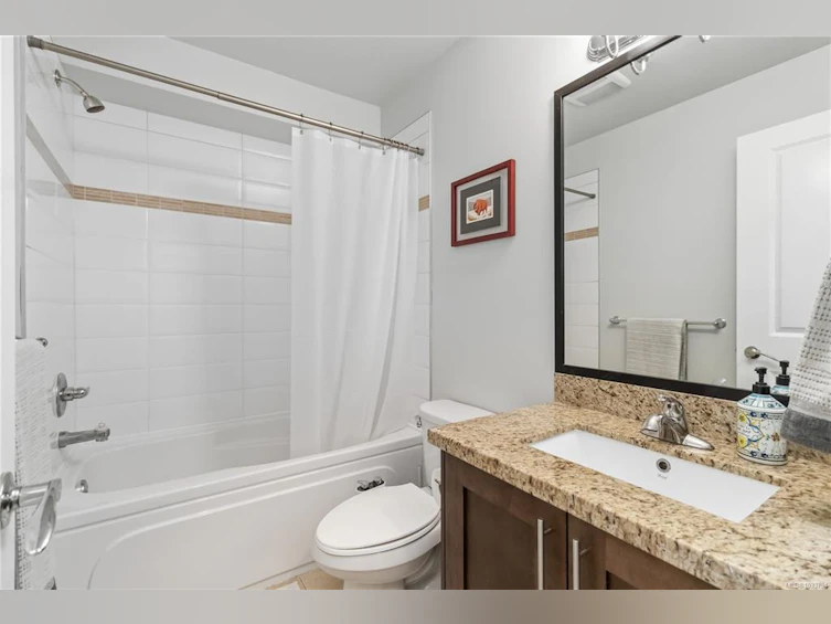 1-2918 Shelbourne Street, Victoria, BC, V8R 4M6 - 41