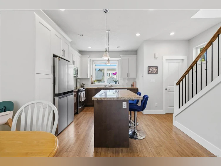 1-2918 Shelbourne Street, Victoria, BC, V8R 4M6 - 19