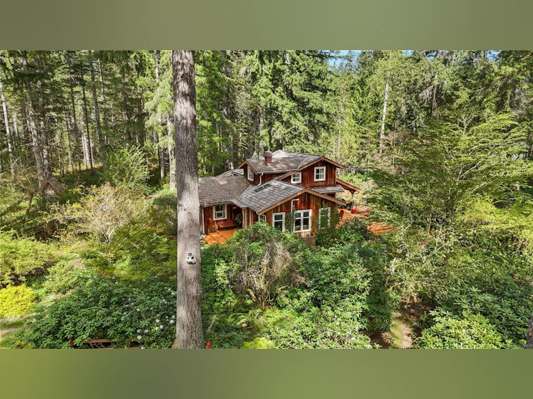 3856 Dohm Road, Black Creek, BC, V9J 1E7 - 2