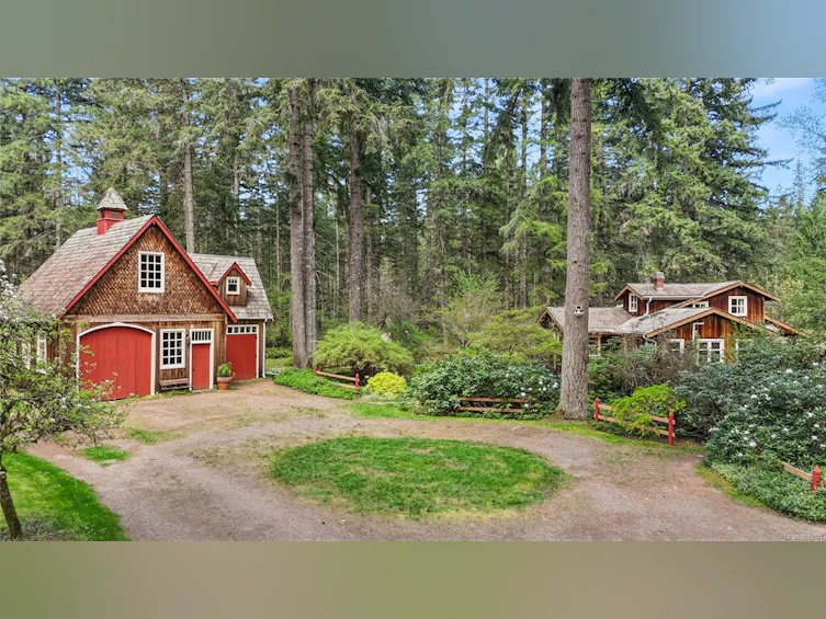 3856 Dohm Road, Black Creek, BC, V9J 1E7