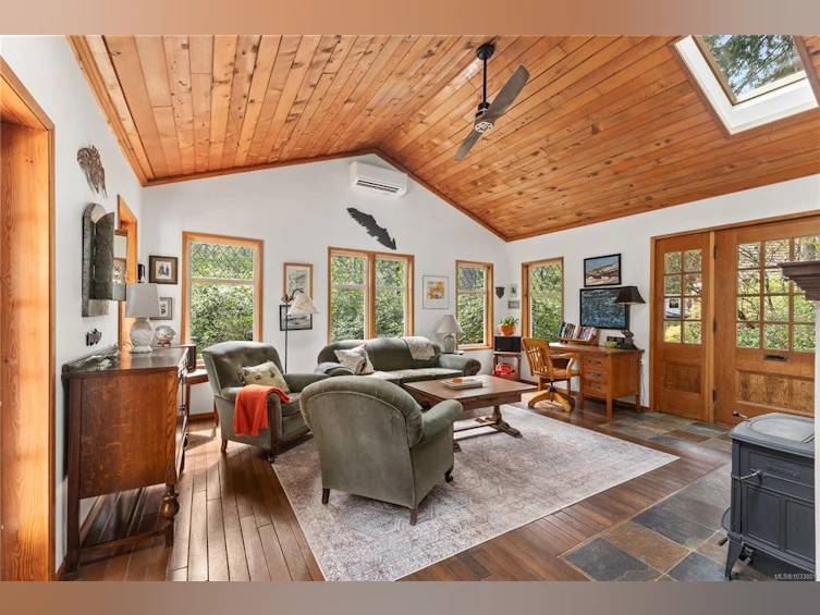 3856 Dohm Road, Black Creek, BC, V9J 1E7 - 8