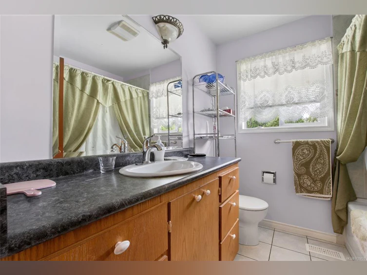 399 W Arbutus Avenue, Duncan, BC, V9L 1J1 - 15