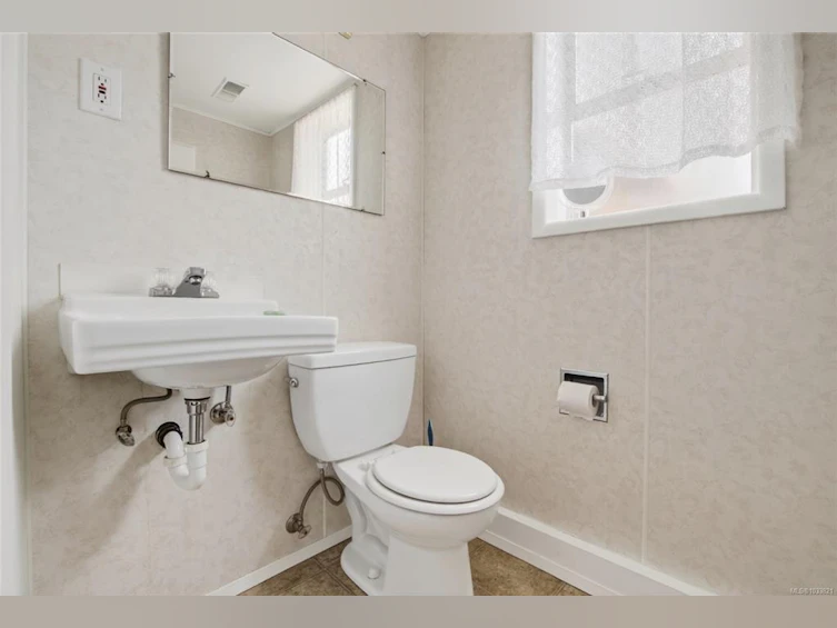 399 W Arbutus Avenue, Duncan, BC, V9L 1J1 - 19