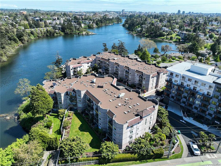 106-1083 Tillicum Road, Esquimalt, BC, V9V 7L7 - 9