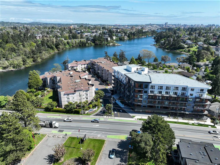 106-1083 Tillicum Road, Esquimalt, BC, V9V 7L7 - 32
