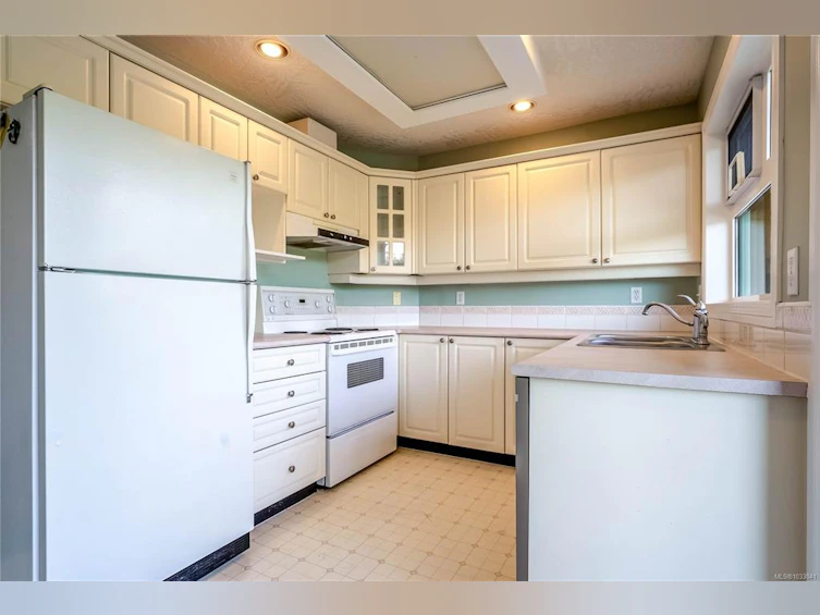 106-1083 Tillicum Road, Esquimalt, BC, V9V 7L7 - 14