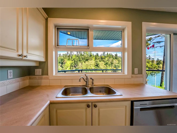106-1083 Tillicum Road, Esquimalt, BC, V9V 7L7 - 16