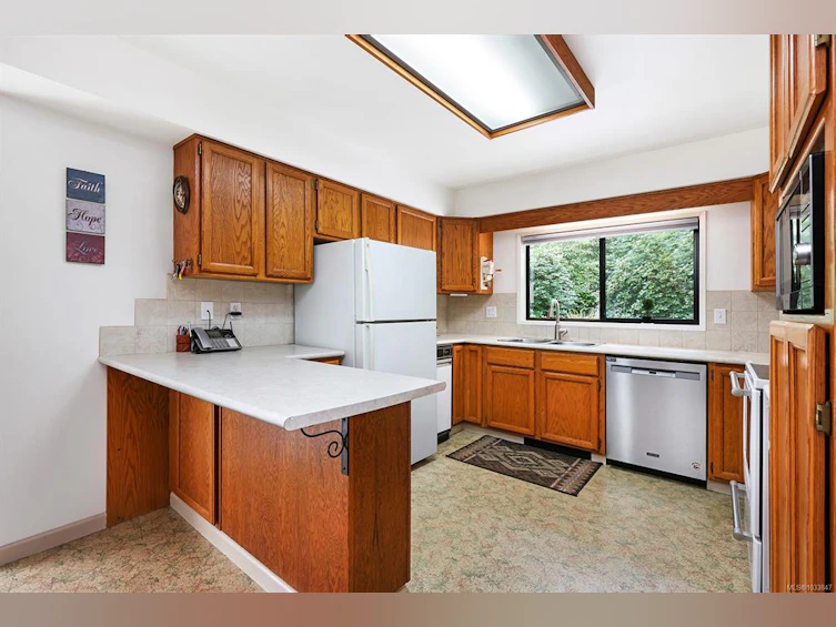 970 Mclean Road, Hilliers, BC, V9K 1Y3 - 17