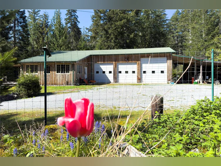 1410 Red Granite Road, Cortes Island, BC, V0P 1K0 - 2